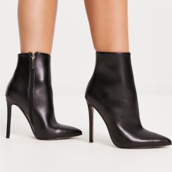 BRAND NEW: Black Ankle Boots - Wide Fit - Picture 1 of 1